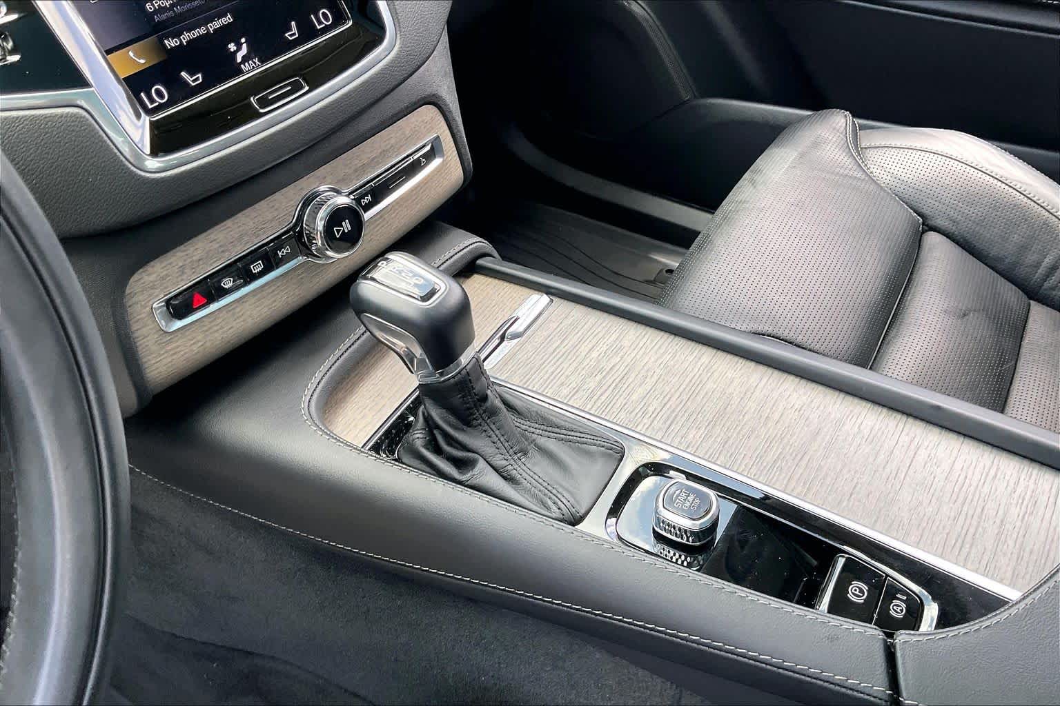 2022 Volvo XC90 Inscription Crystal White Metallic at HGreg Houston