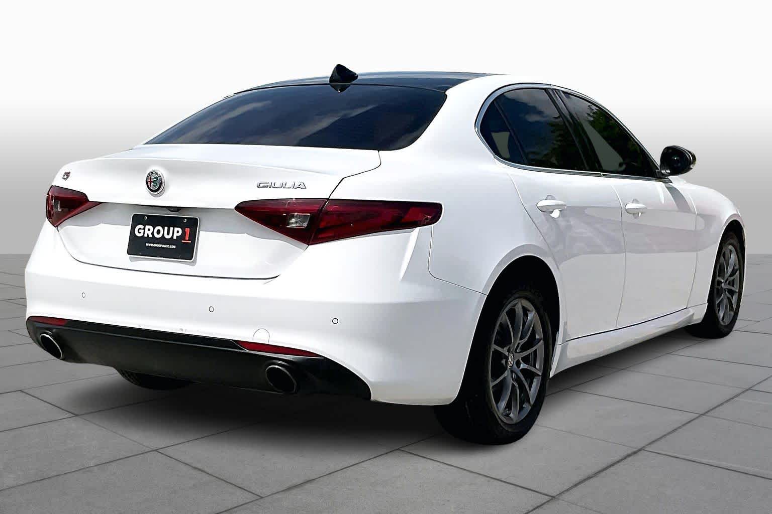 2018 Alfa Romeo Giulia - 11