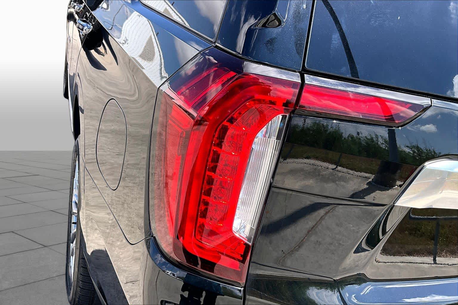 Used 2021 ONYX BLACK GMC Denali image 29