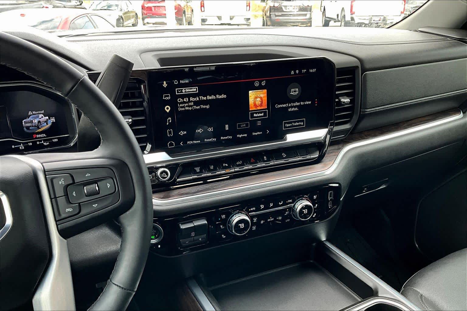 View vehicle photo 7