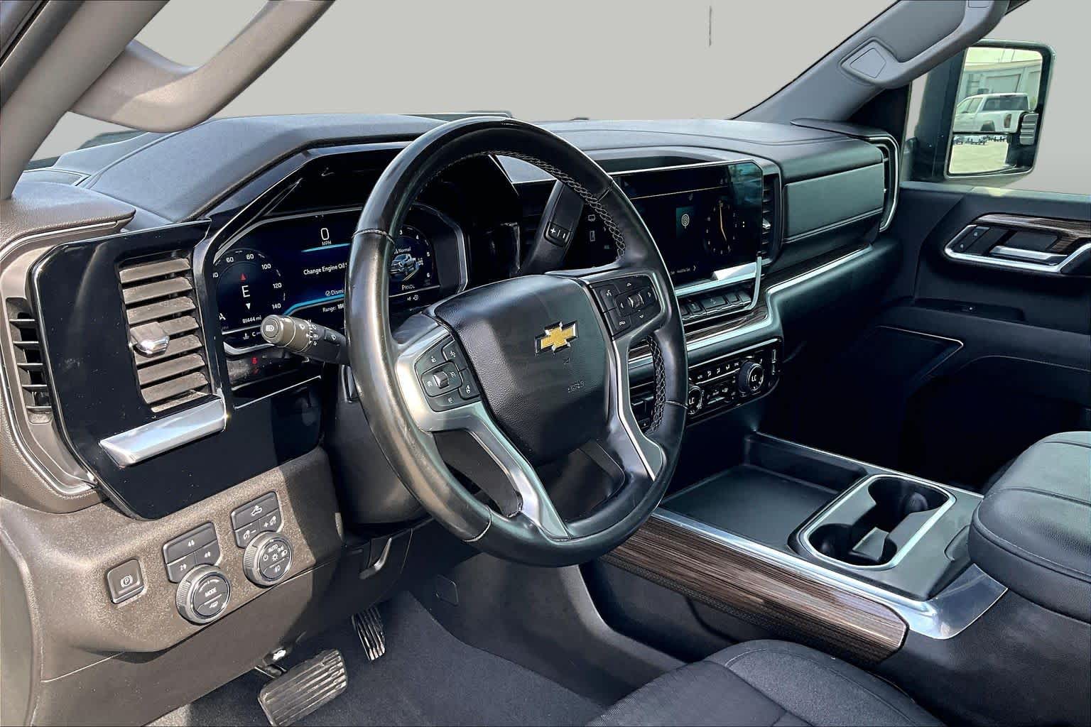 Used 2024 Sterling Gray Metallic Chevrolet LT image 18