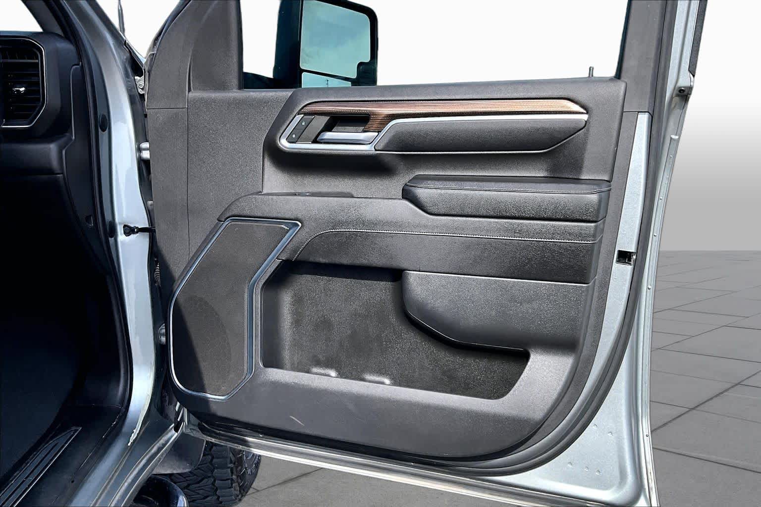 Used 2024 Sterling Gray Metallic Chevrolet LT image 23