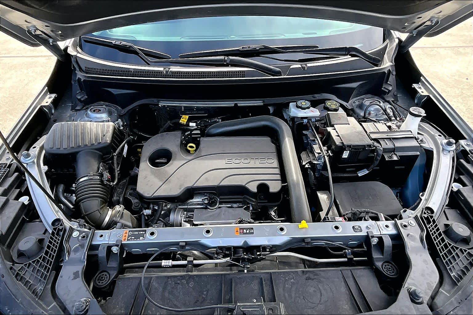 Used 2023 STERLING METALLIC GMC SLT image 32