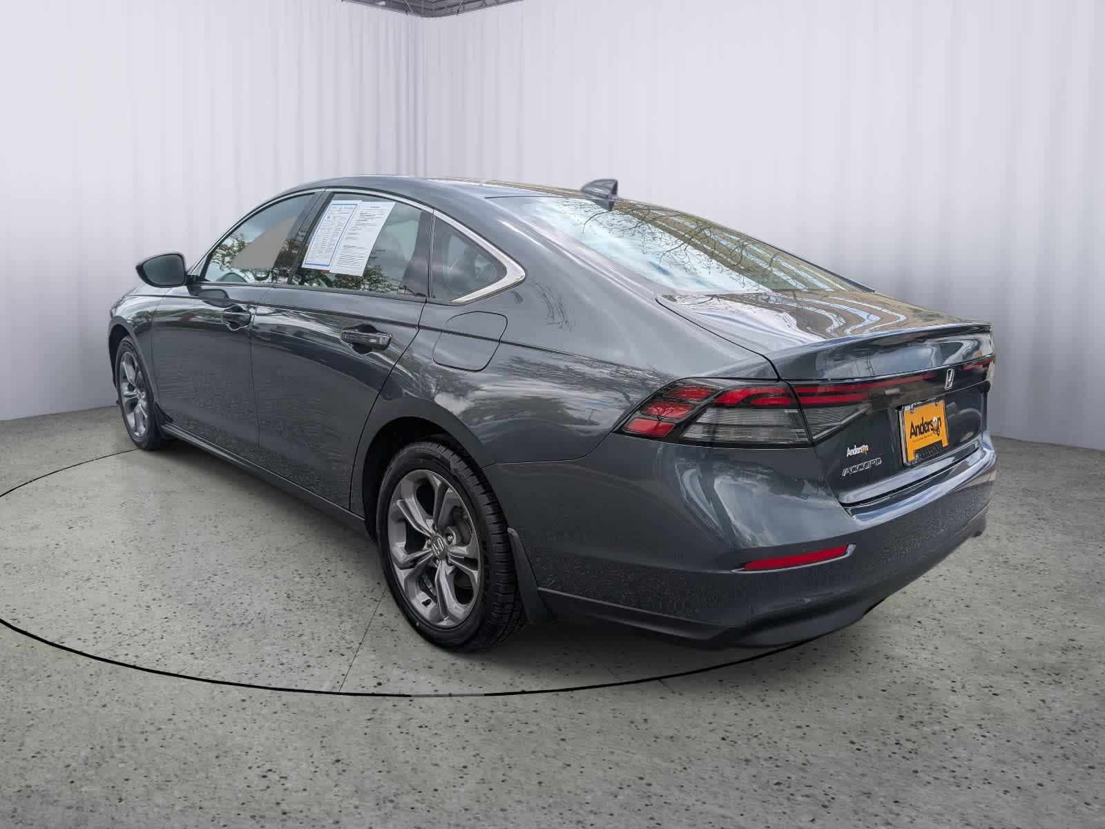 View vehicle photo 4