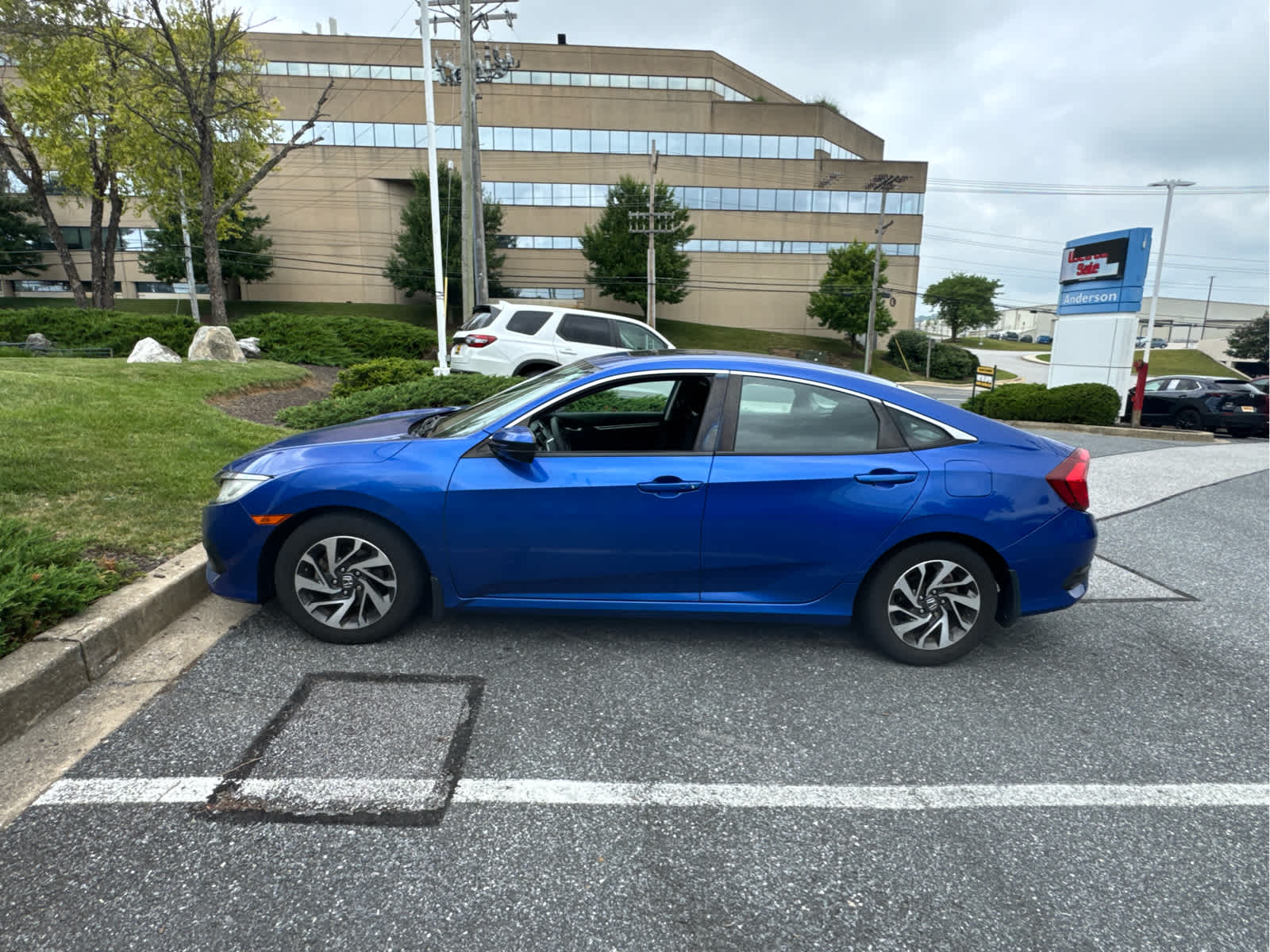 View vehicle photo 2