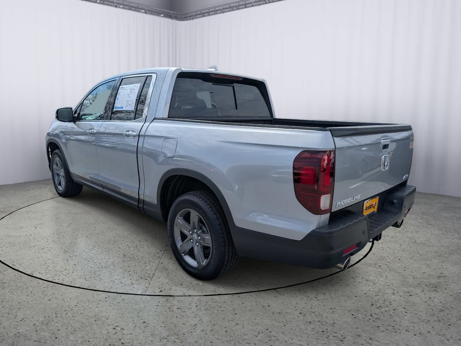 View vehicle photo 4