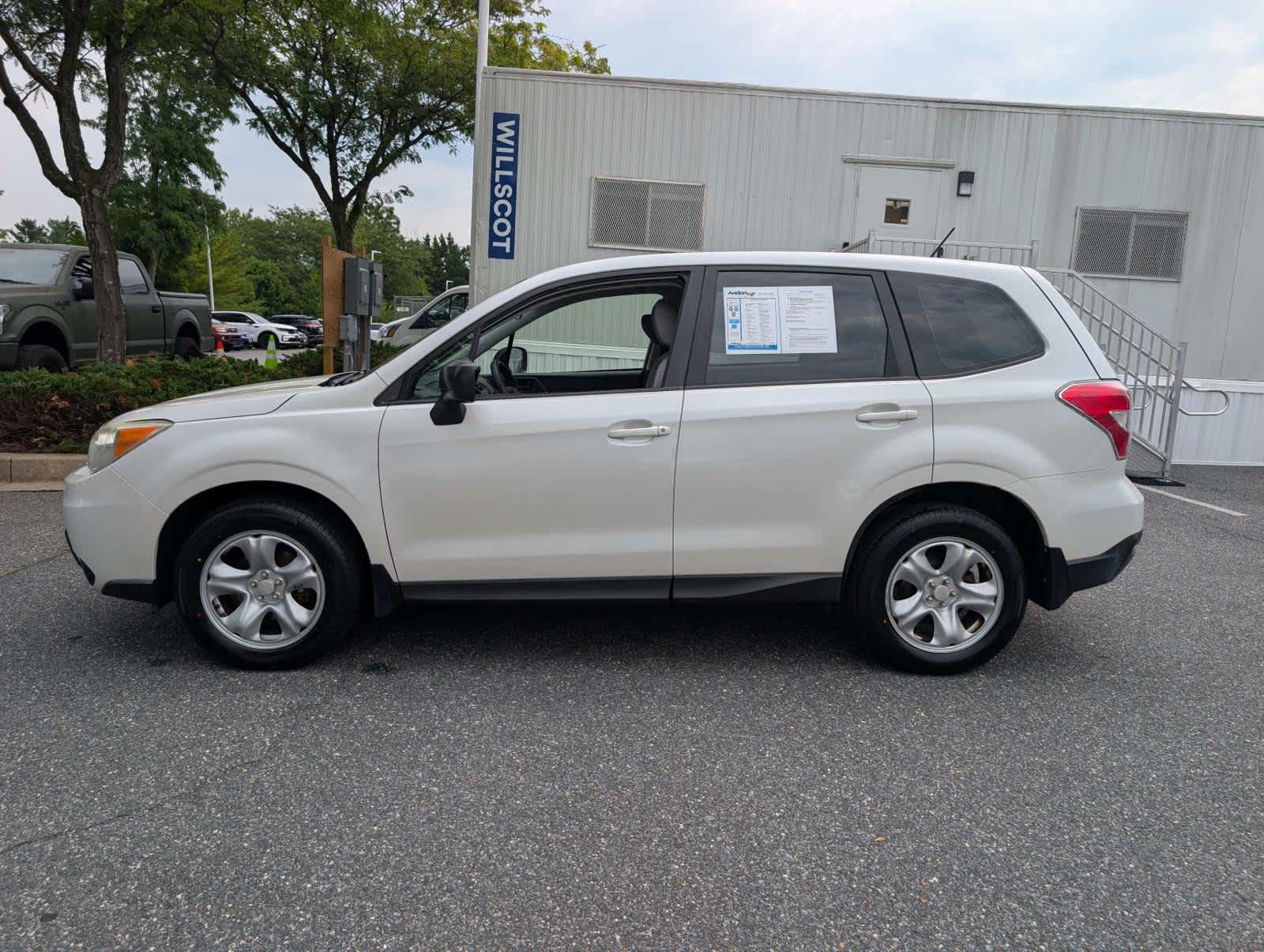 View vehicle photo 6