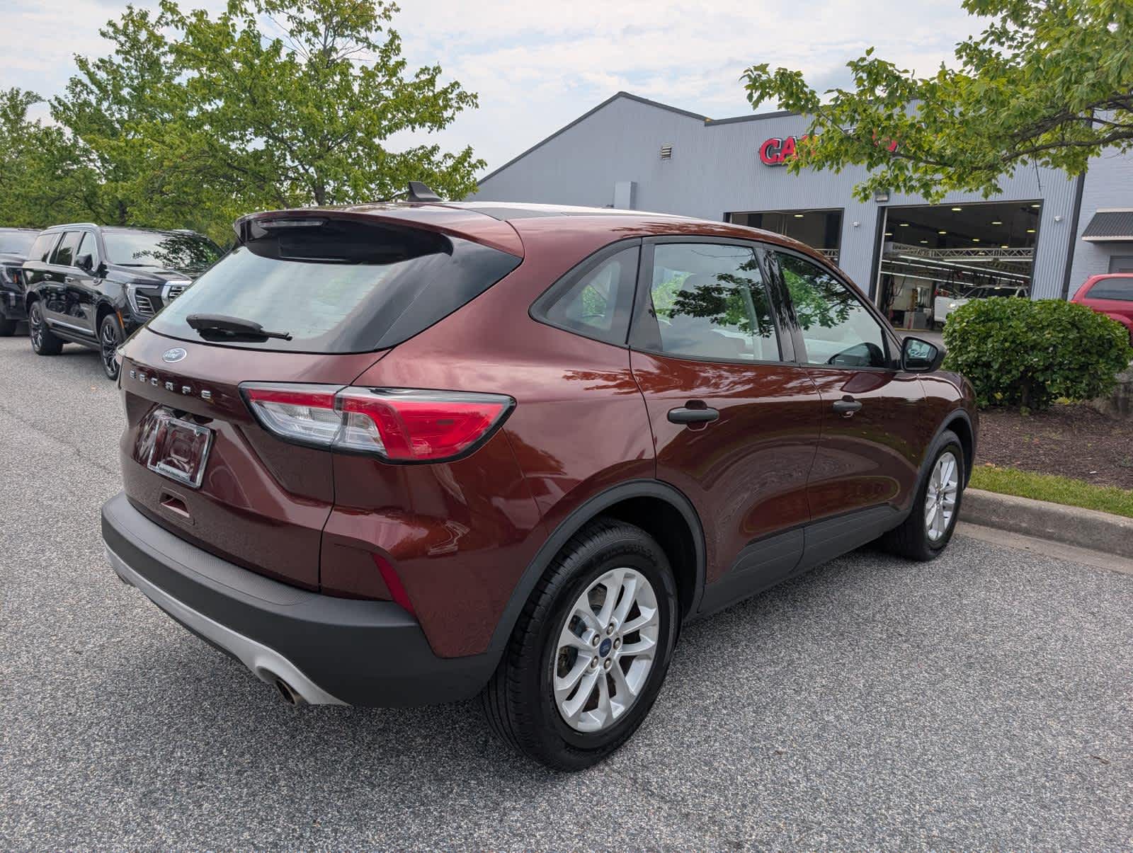 View vehicle photo 3