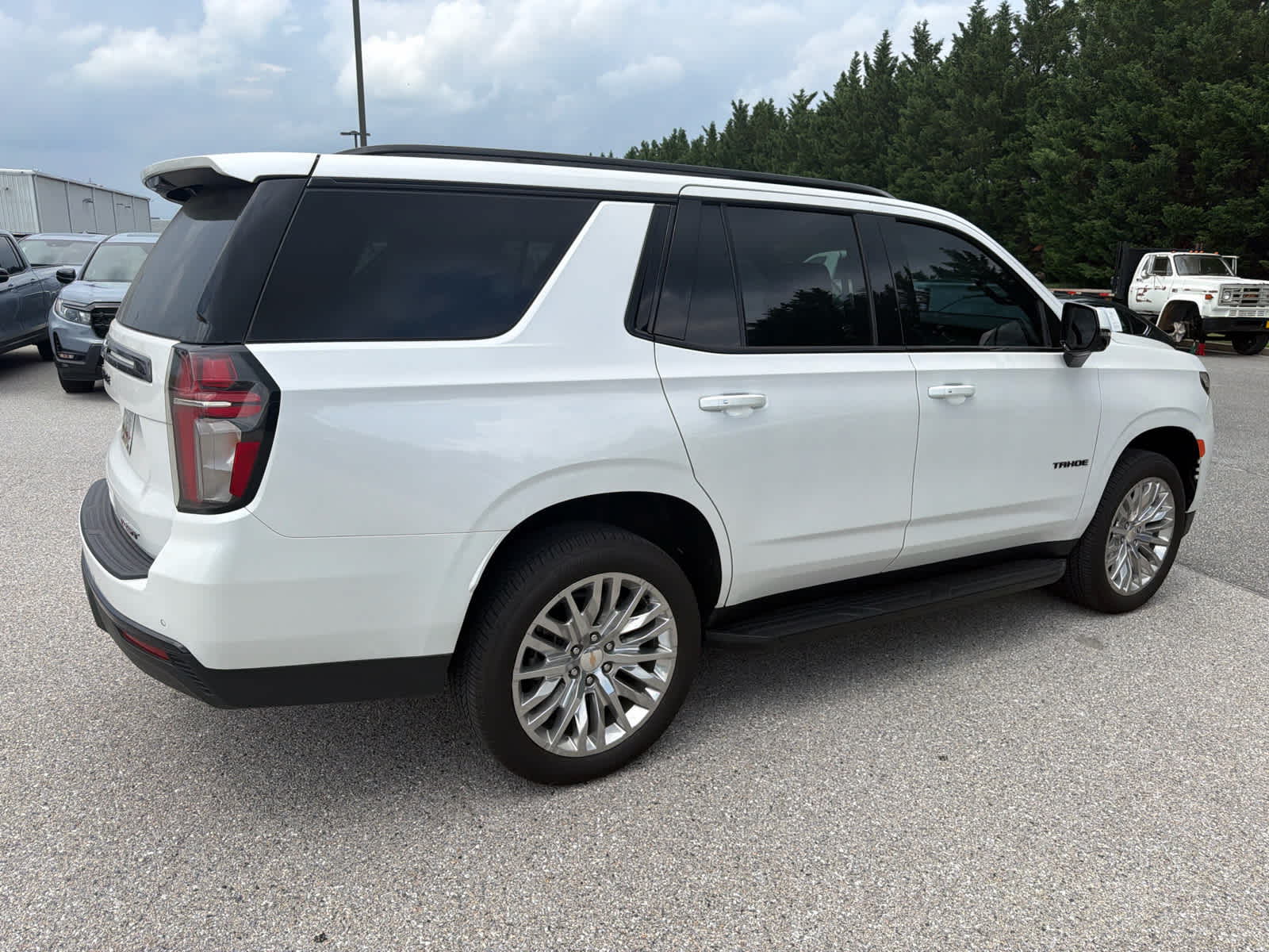View vehicle photo 3