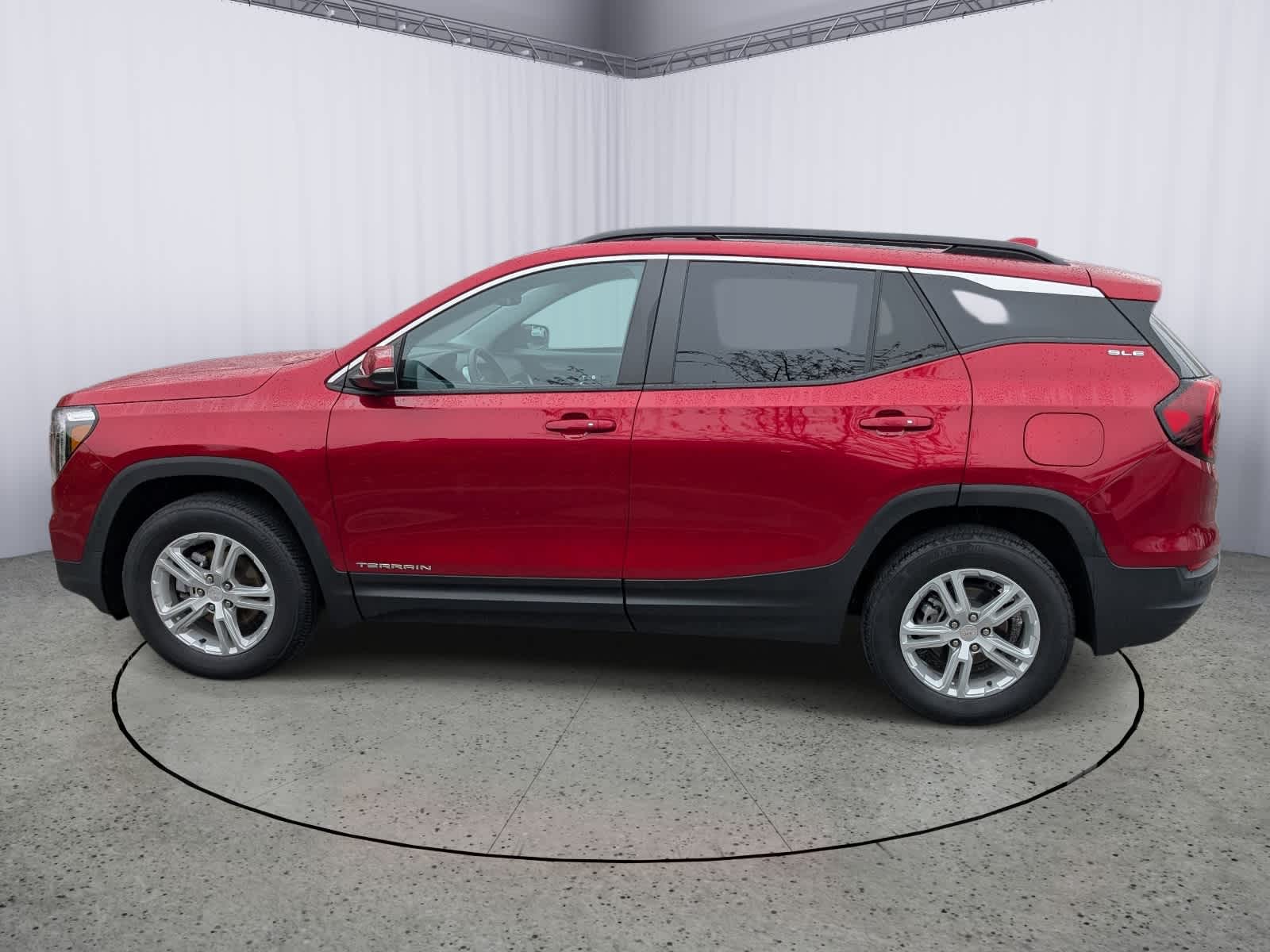 View vehicle photo 5