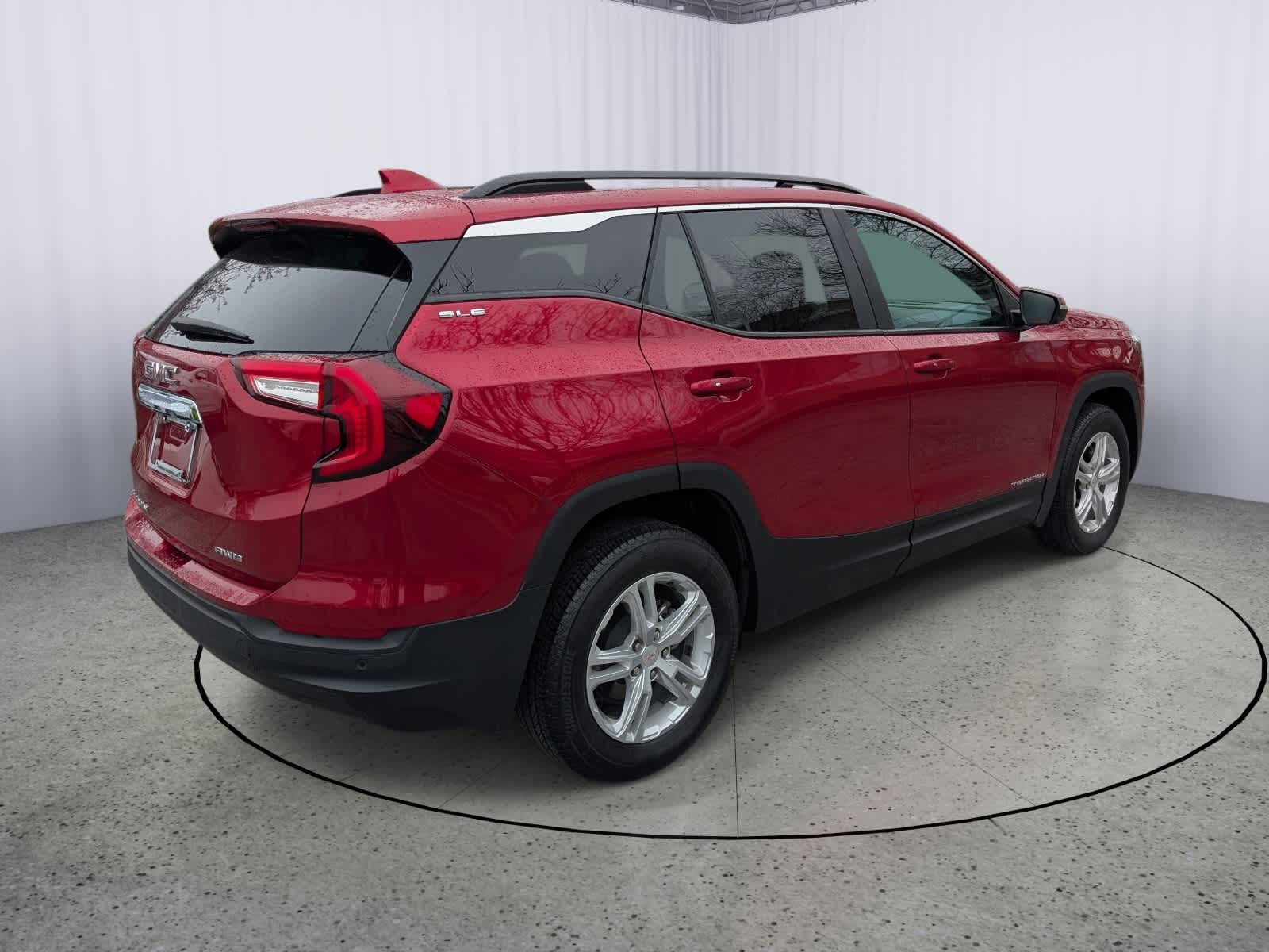 View vehicle photo 3