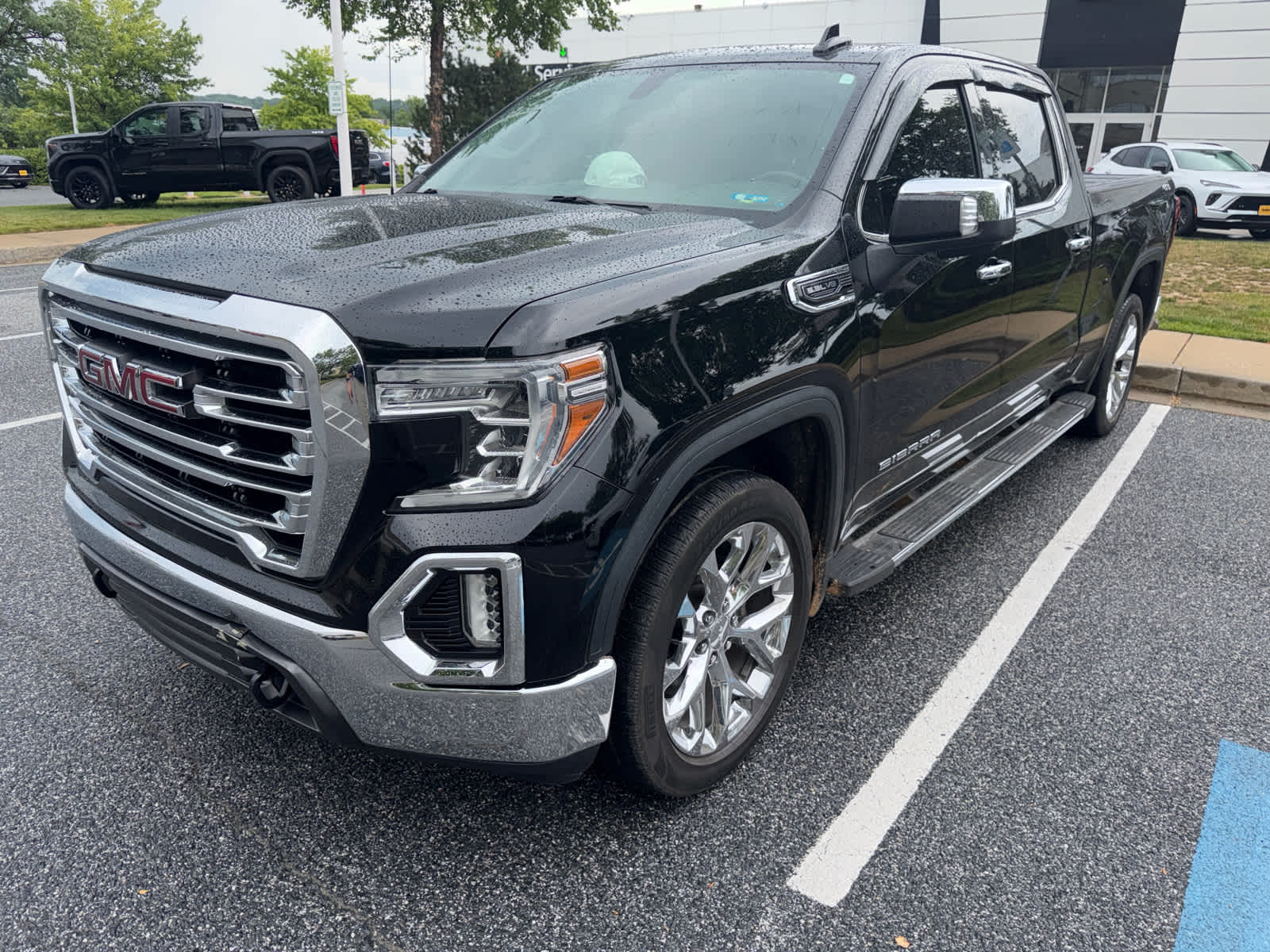 View vehicle photo 3