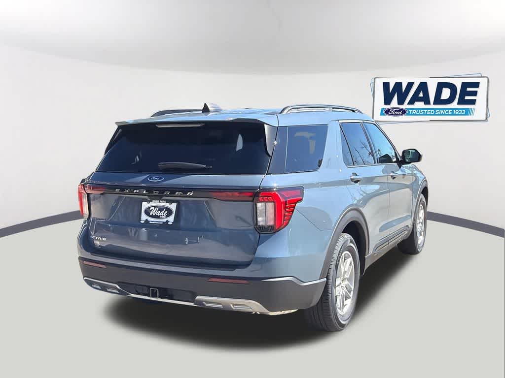 View vehicle photo 5