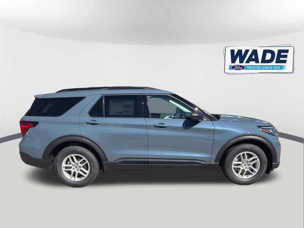 View vehicle photo 4