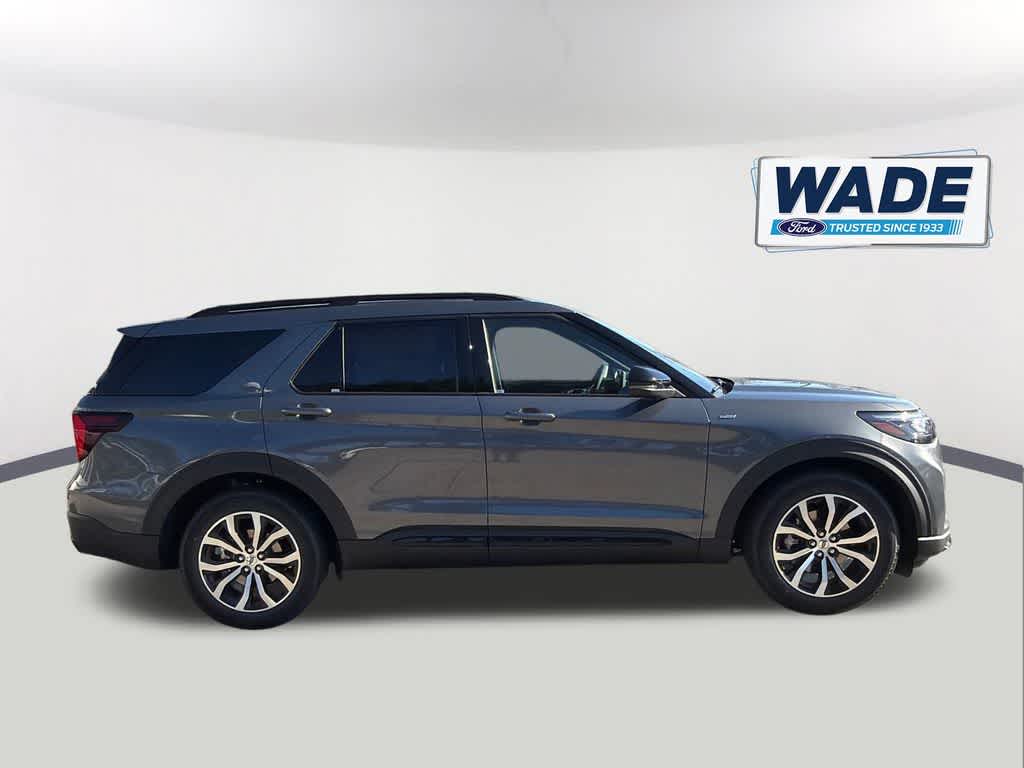 View vehicle photo 5