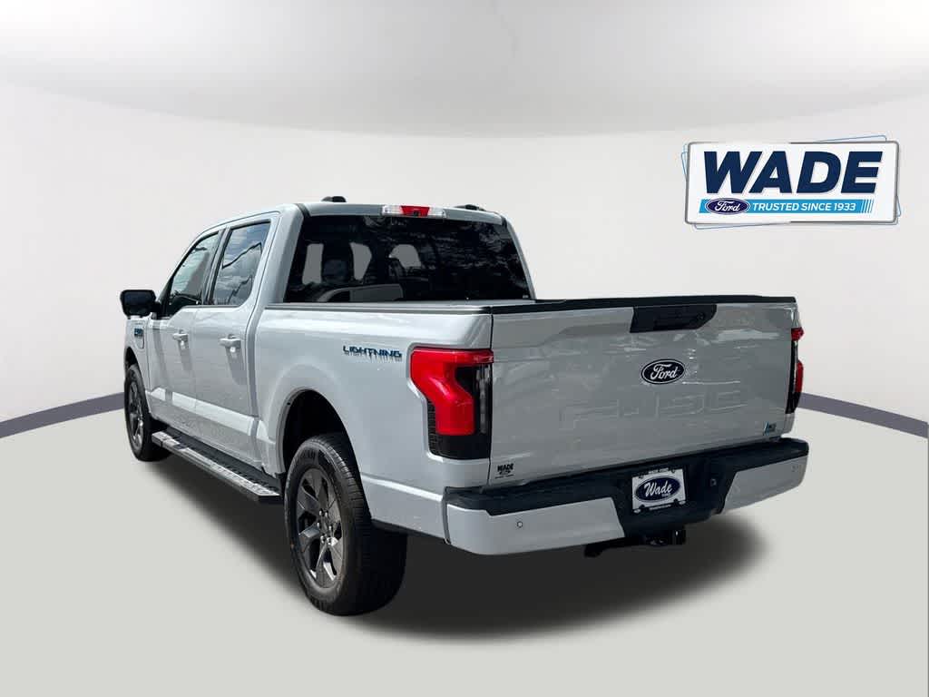 View vehicle photo 7