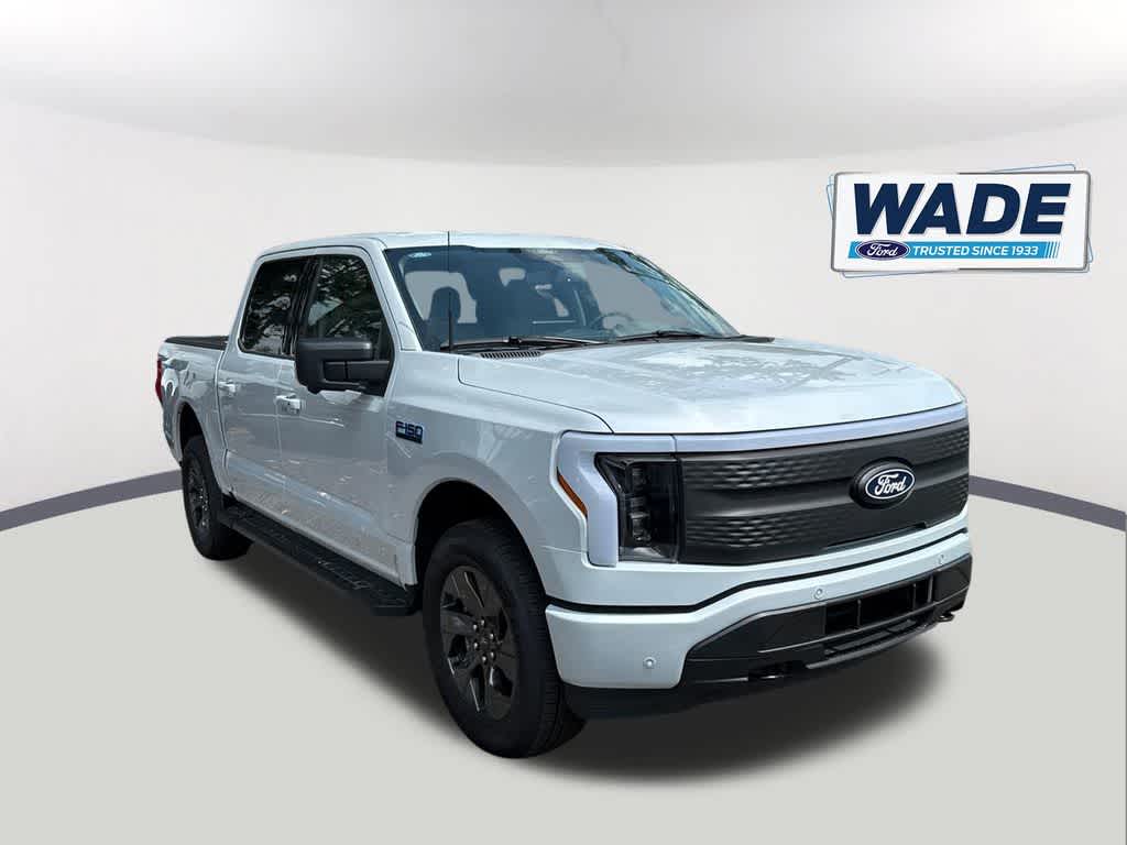 View vehicle photo 3