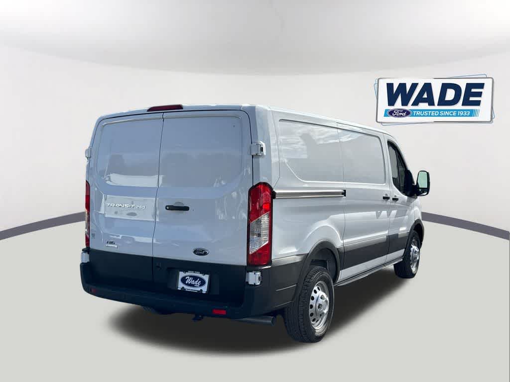 View vehicle photo 5