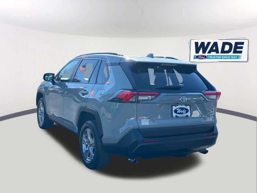 View vehicle photo 7