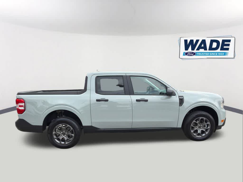 View vehicle photo 4