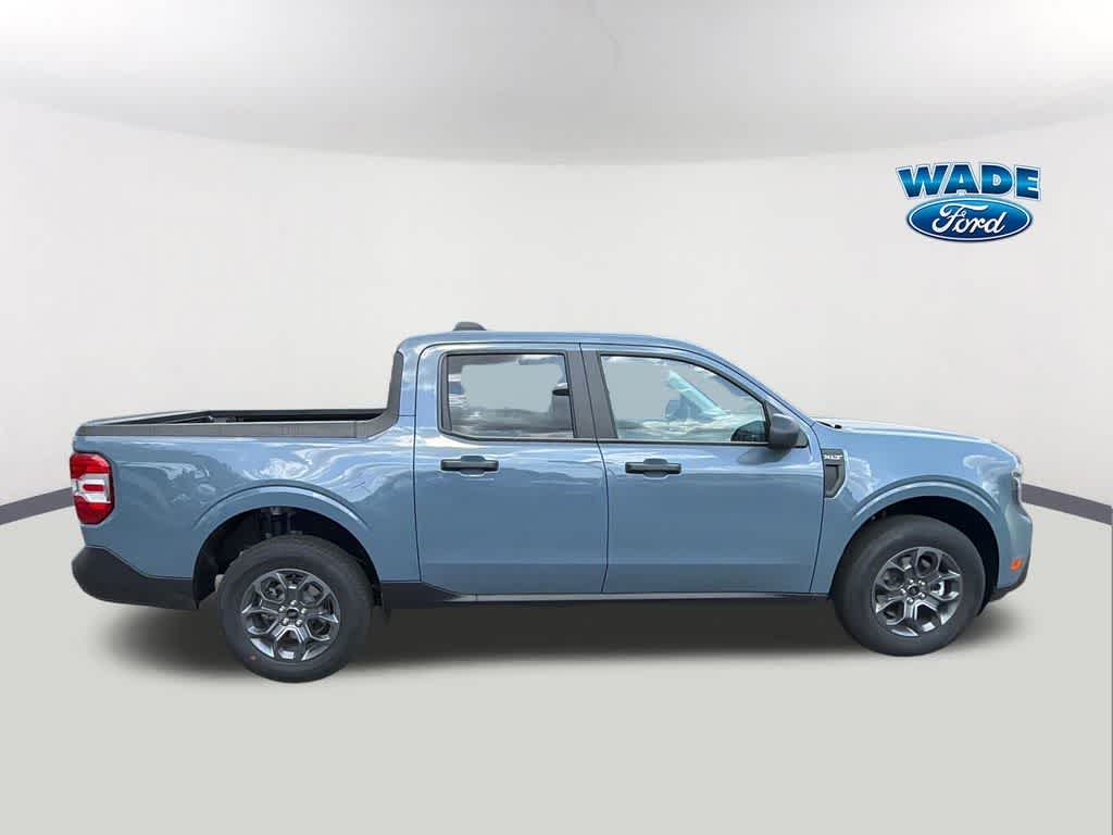 View vehicle photo 4