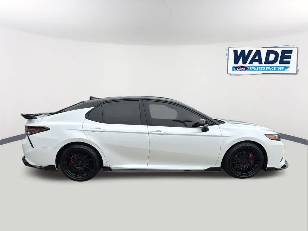 View vehicle photo 4