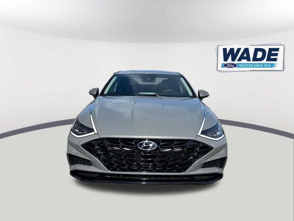 View vehicle photo 2