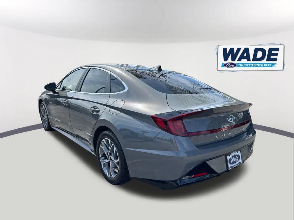 View vehicle photo 7