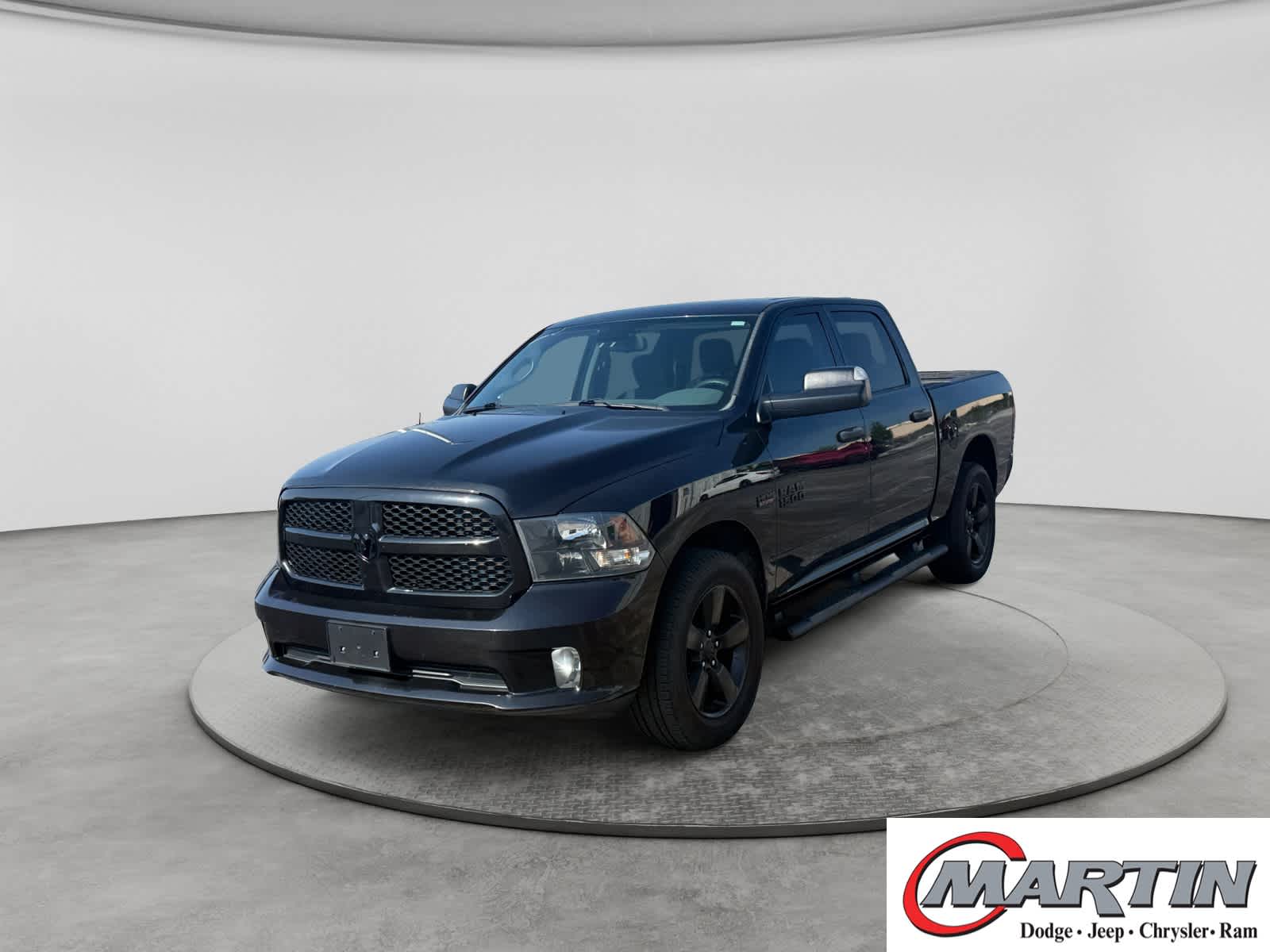 Brilliant Black Crystal Pearlcoat 2016 RAM 1500 Pickup Truck Four-Wheel Drive 8-Speed Automatic