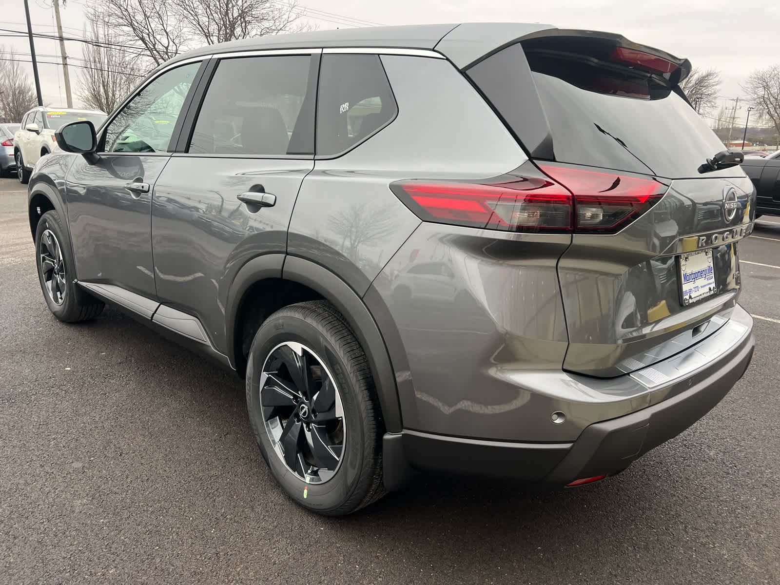 View vehicle photo 3