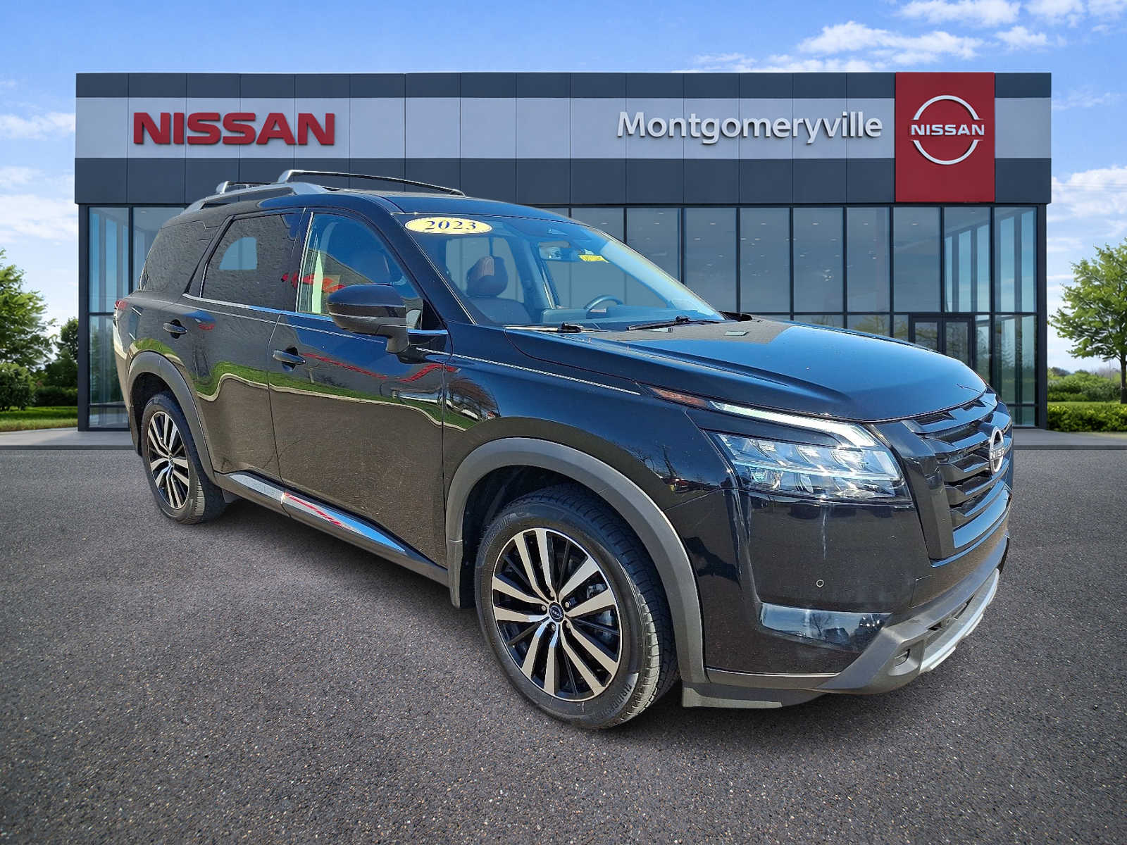 Super Black 2023 Nissan Pathfinder Platinum 4WD SUV / Crossover All-Wheel Drive 9-Speed Automatic