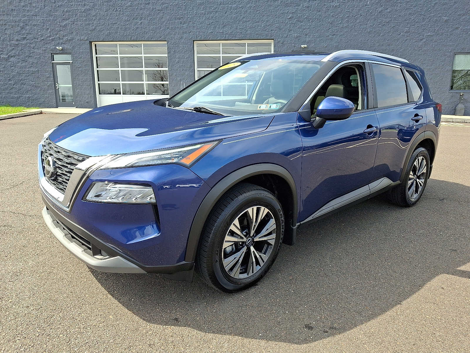 View vehicle photo 3