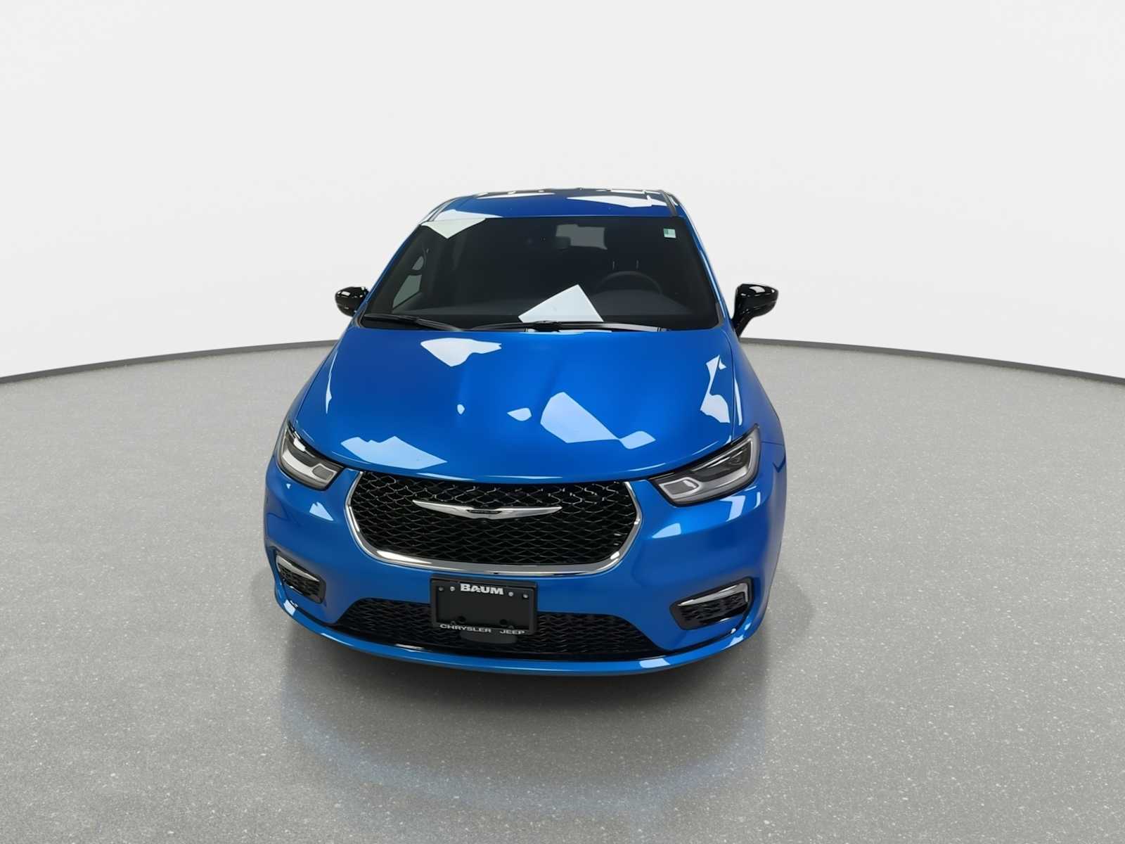 View vehicle photo 3