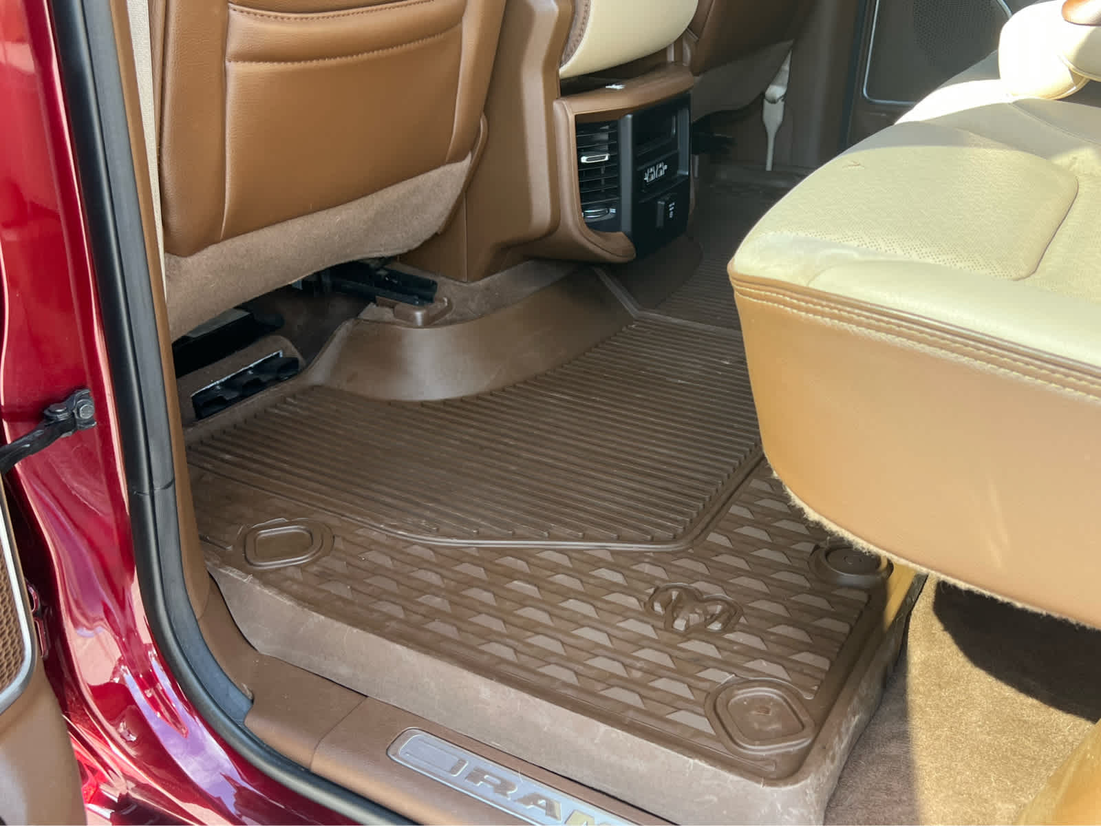 2020 Ram 1500 Laramie - 8