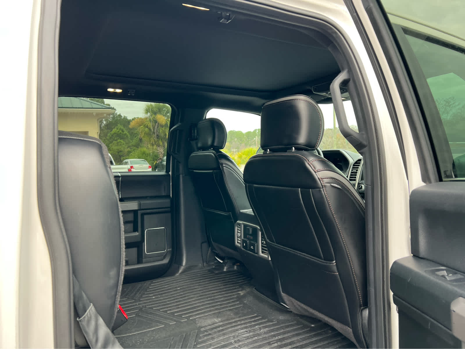 2018 Ford F-150 Platinum - 4