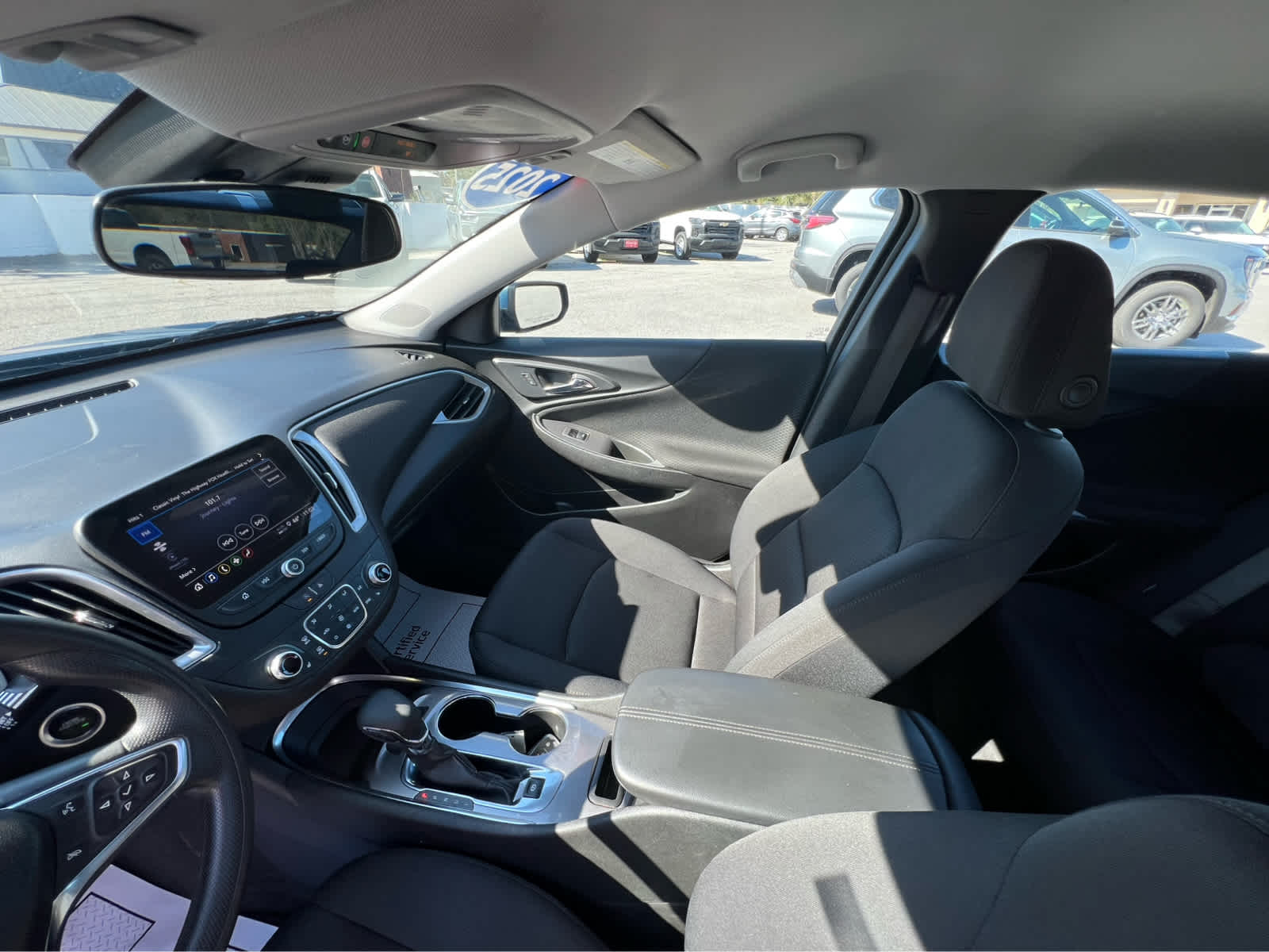 2025 Chevrolet Malibu LT - 9