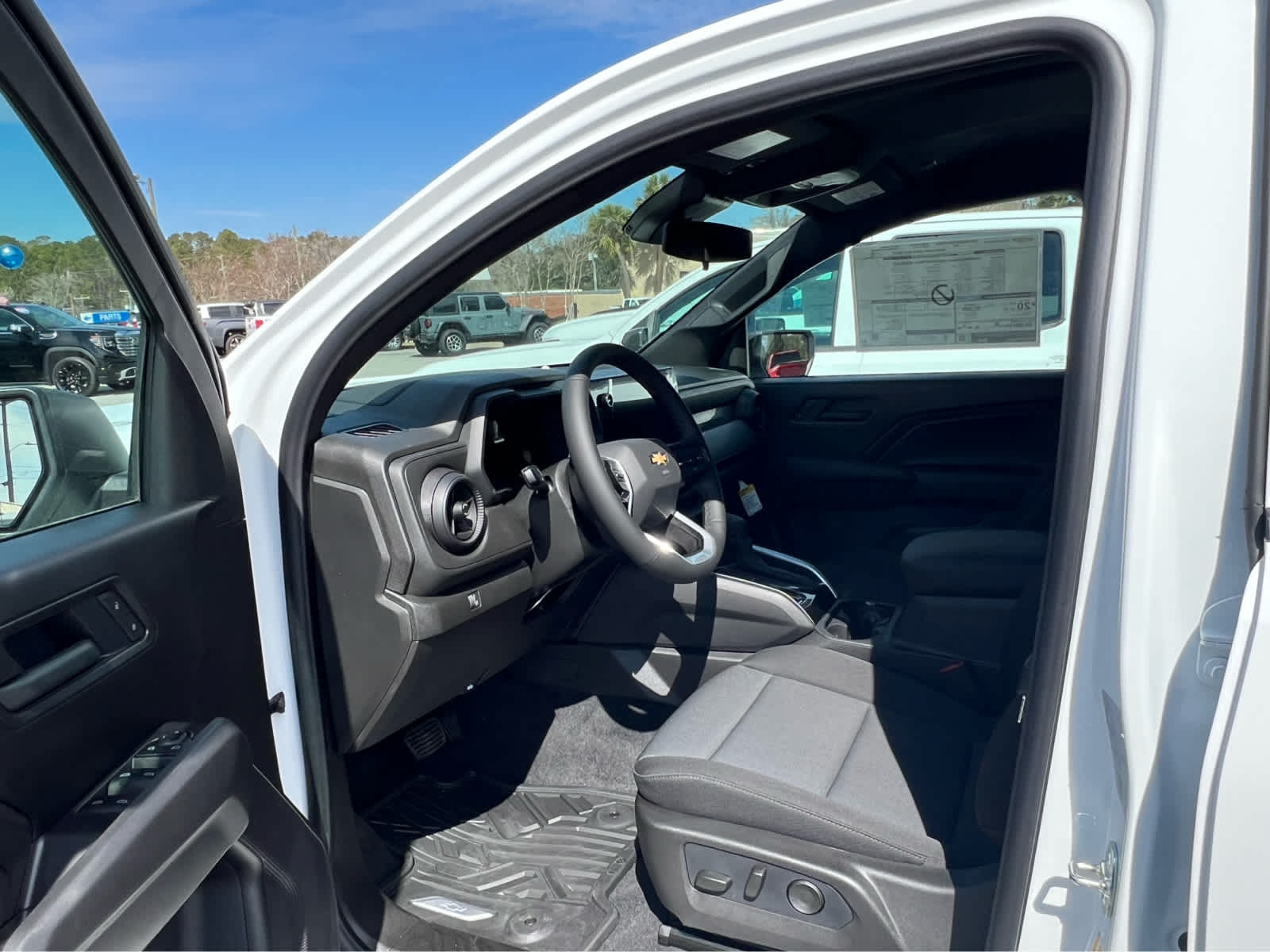 2025 Chevrolet Colorado 2WD Work Truck - 8