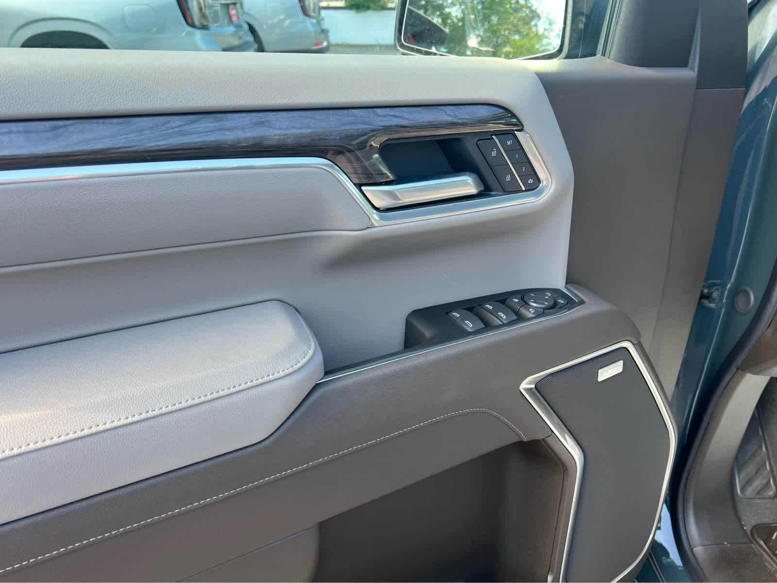 2025 Chevrolet Silverado 1500 LTZ - 7