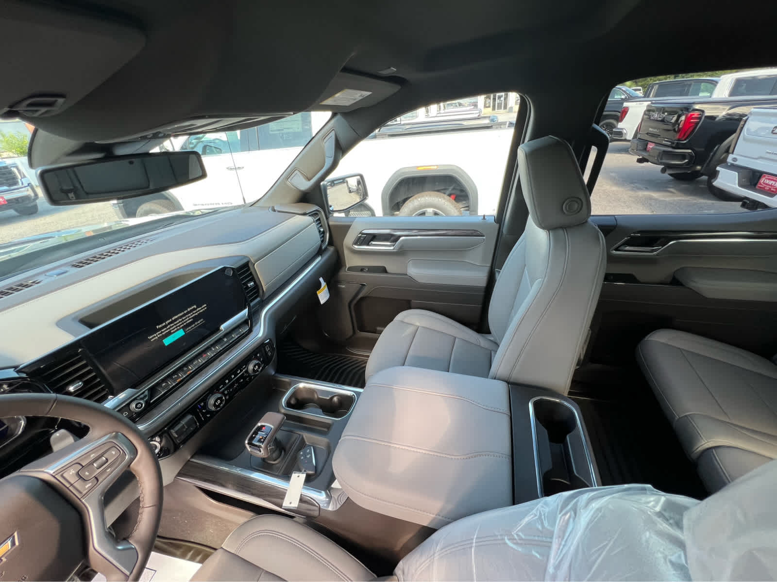 2025 Chevrolet Silverado 1500 LTZ - 9