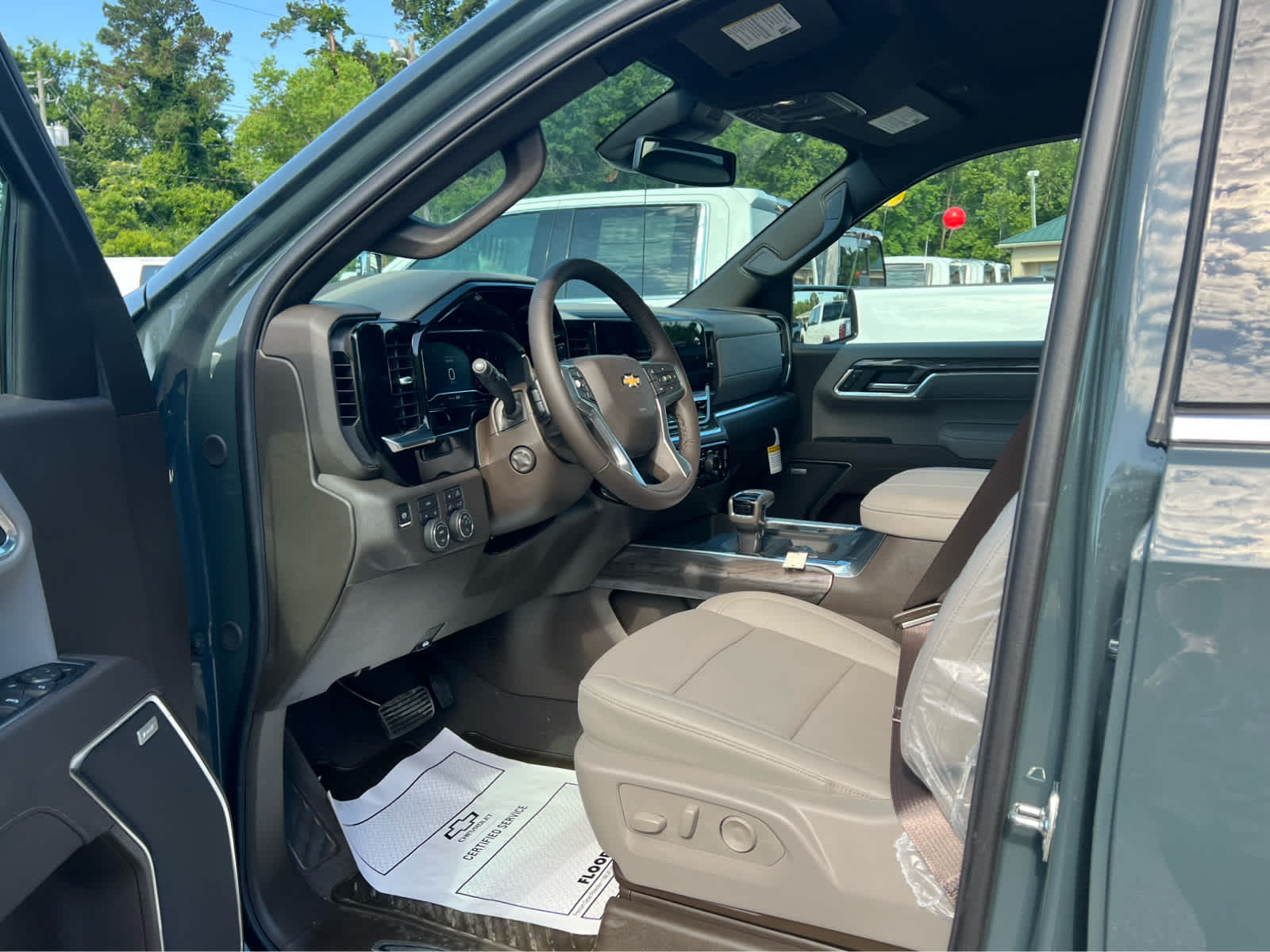 2025 Chevrolet Silverado 1500 LTZ - 6