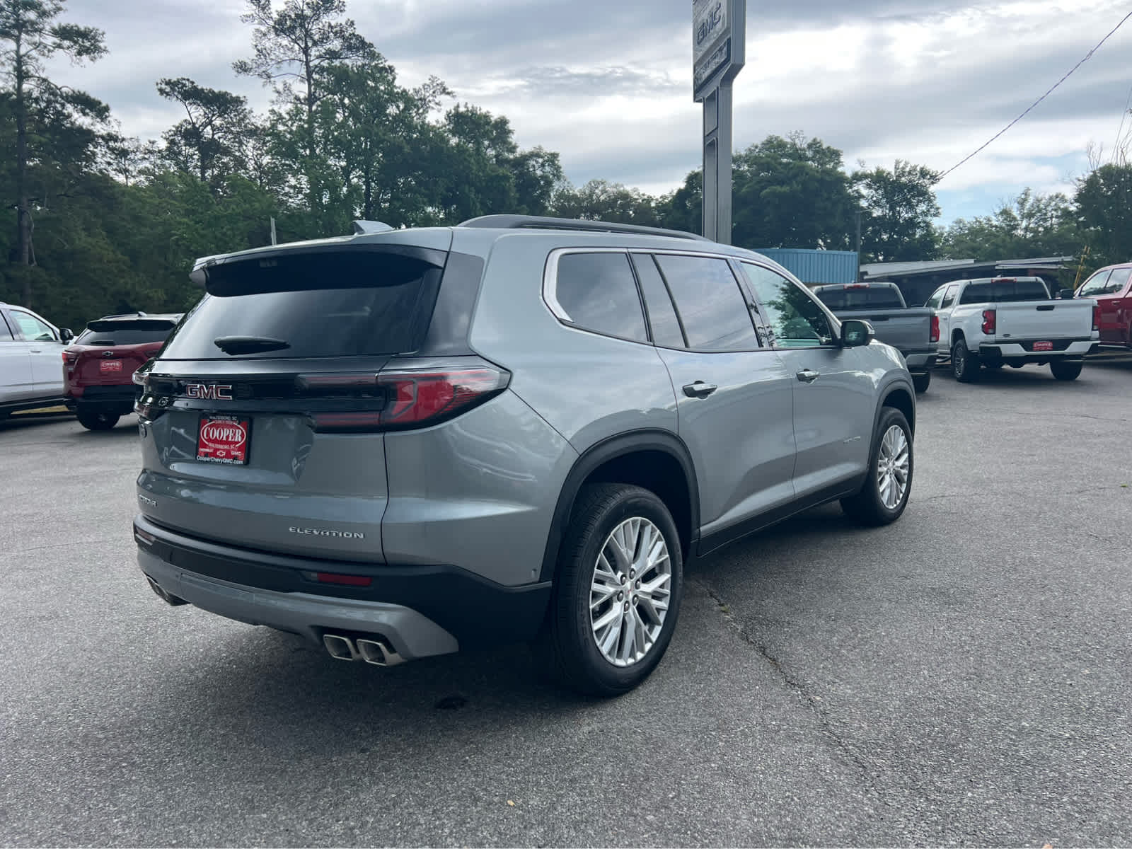 2026 GMC Acadia FWD Elevation - 2