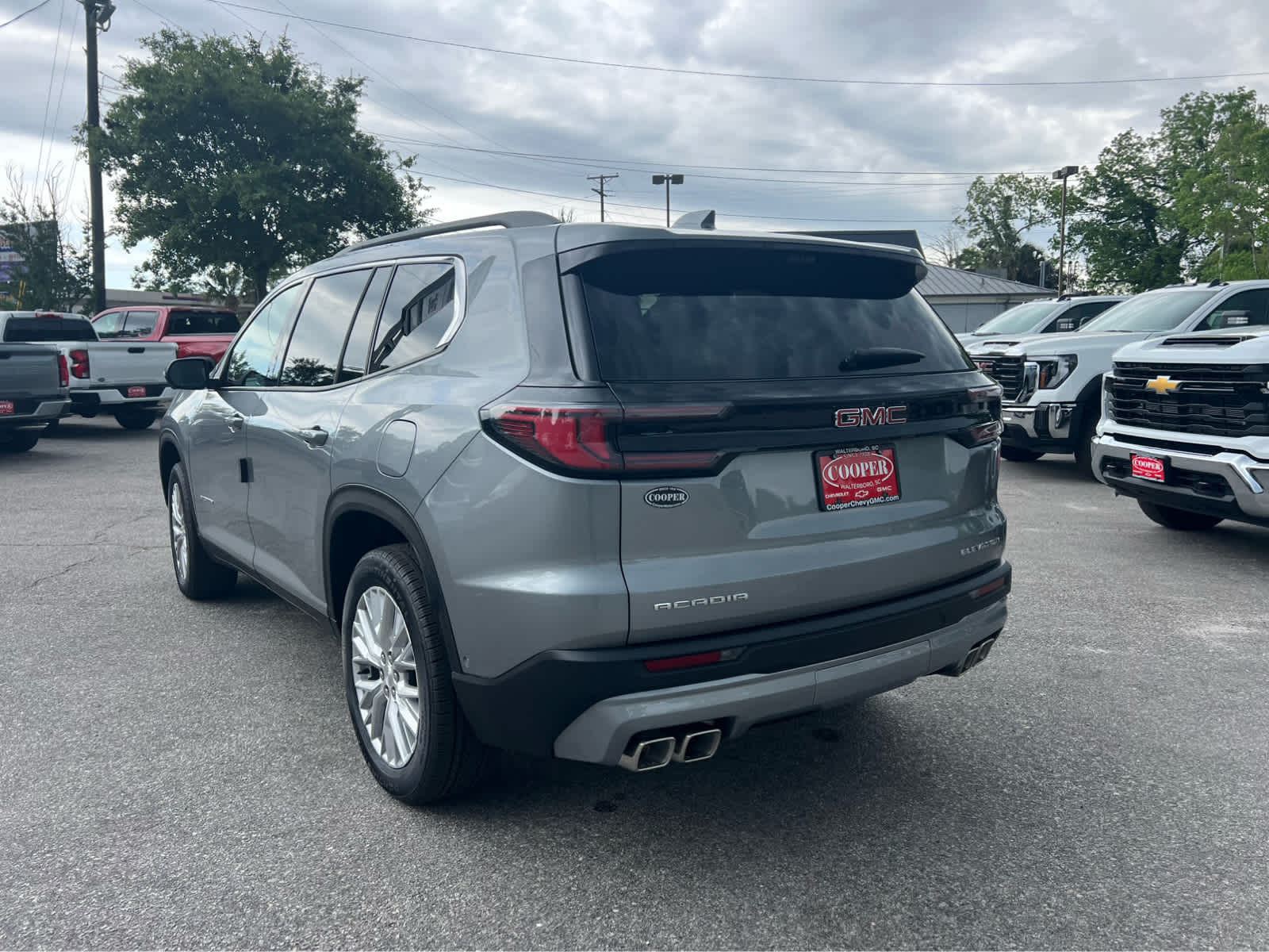 2026 GMC Acadia FWD Elevation - 3