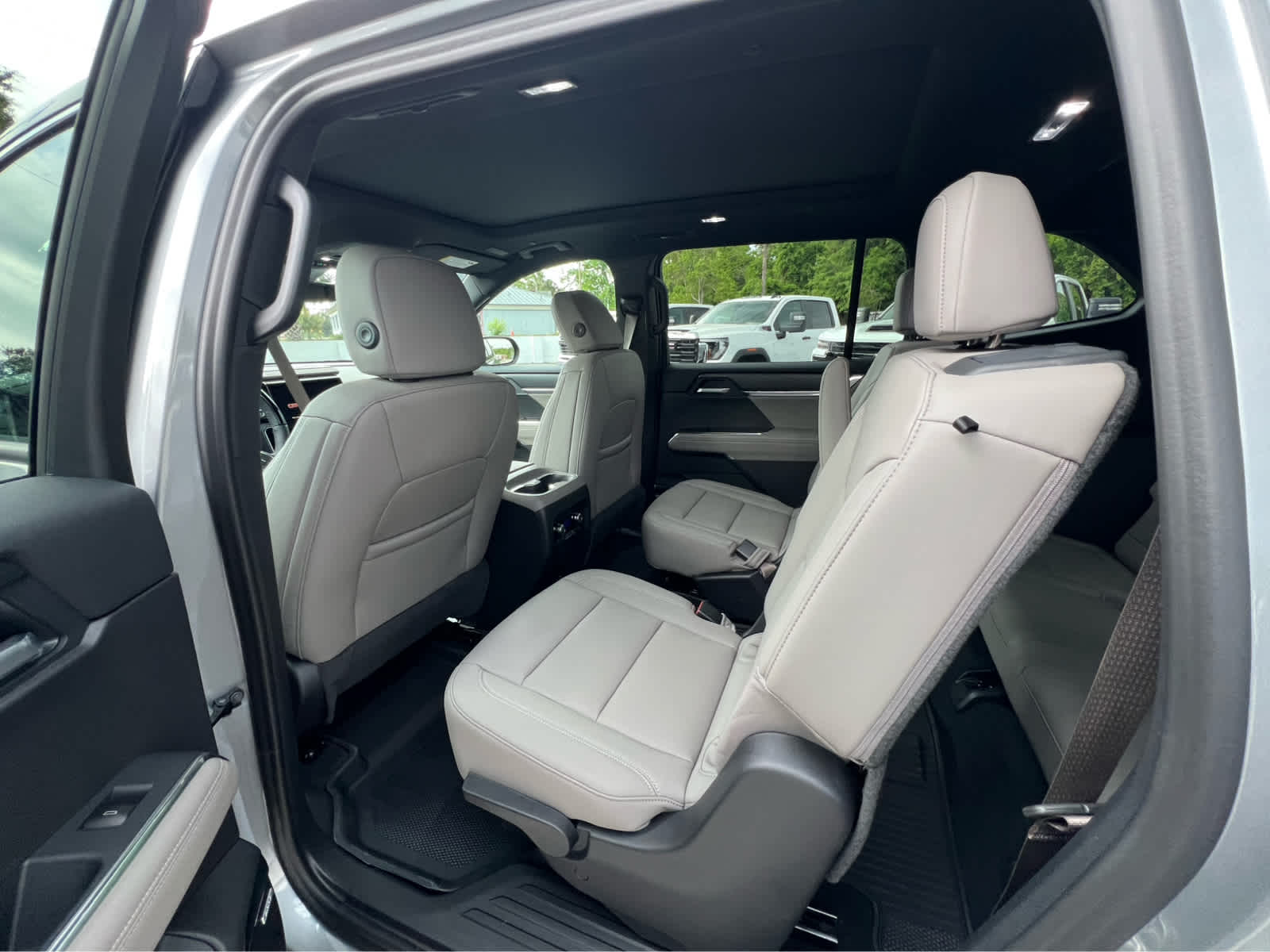 2026 GMC Acadia FWD Elevation - 4