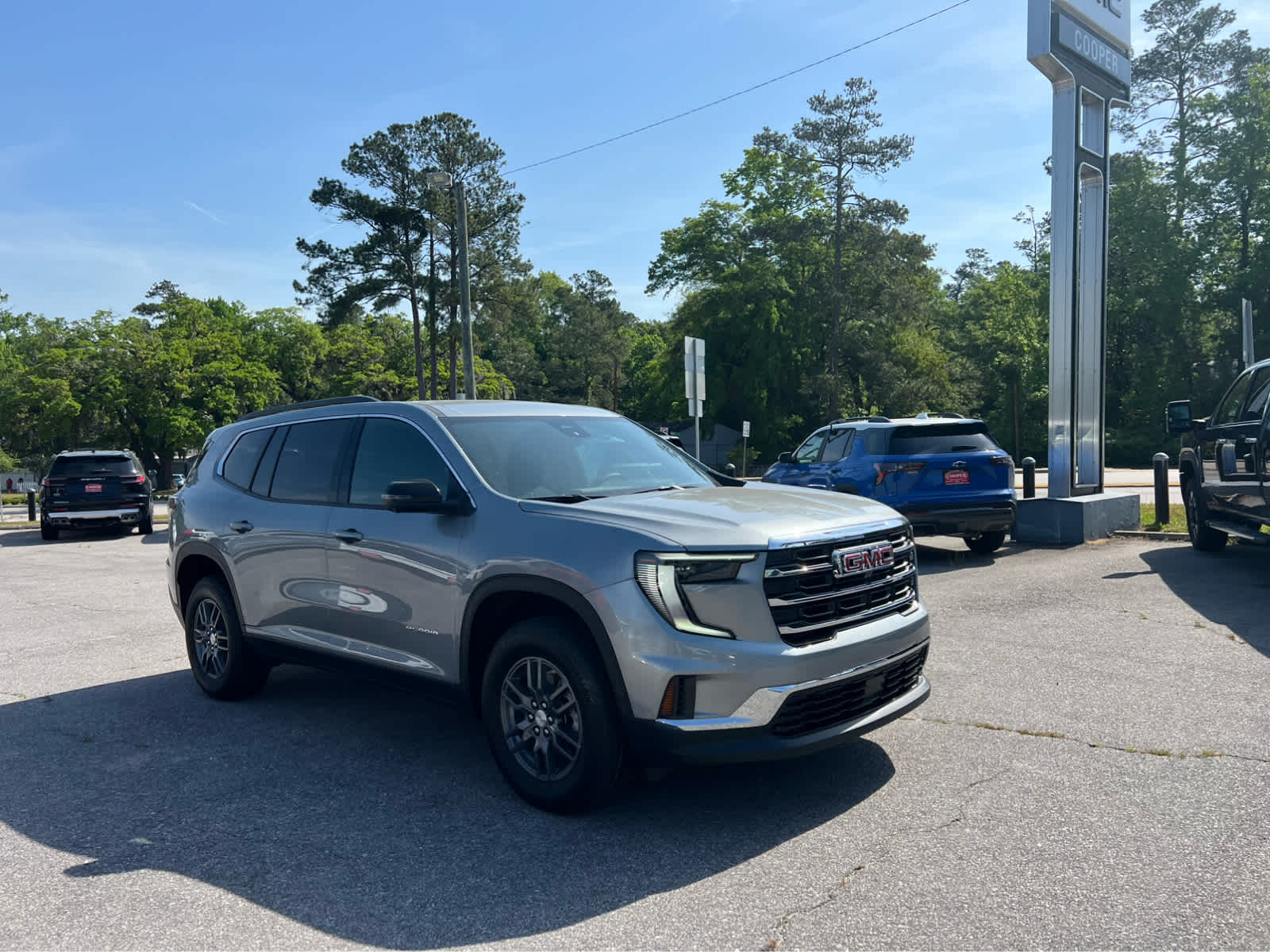 2025 GMC Acadia FWD Elevation - 3
