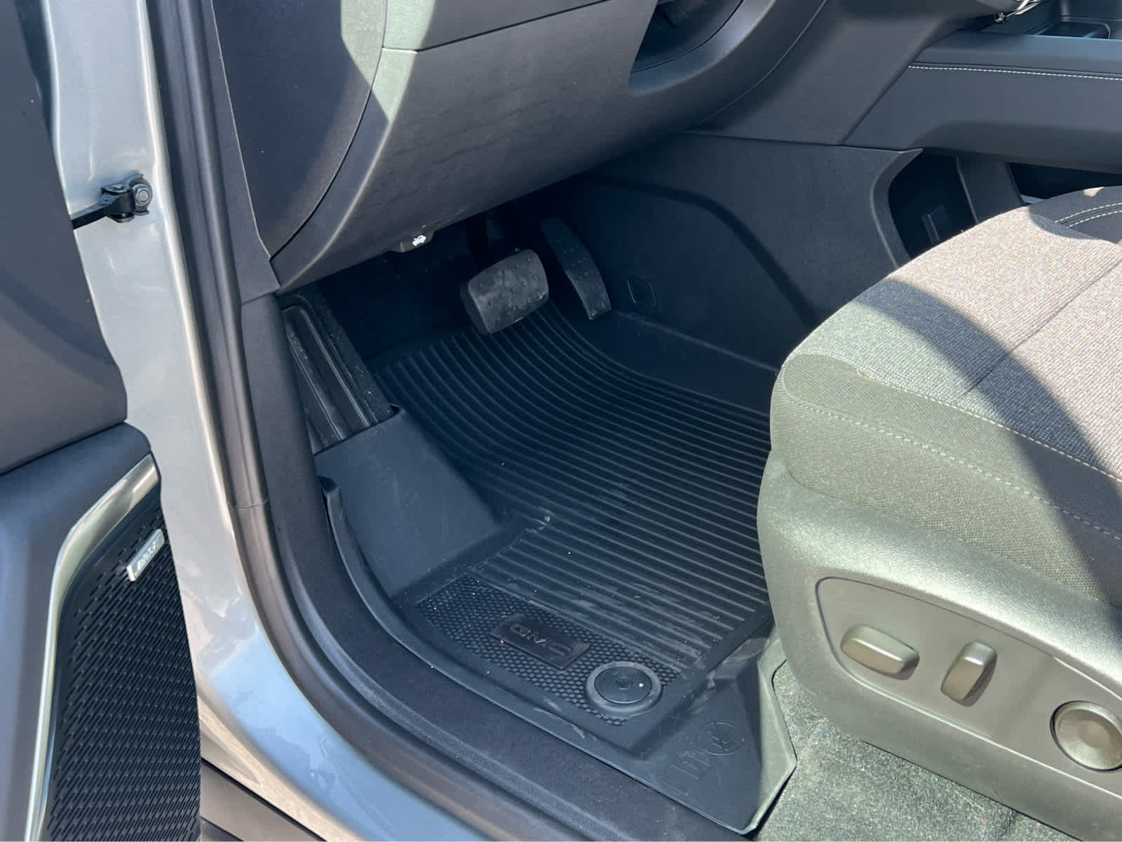 2025 GMC Acadia FWD Elevation - 6