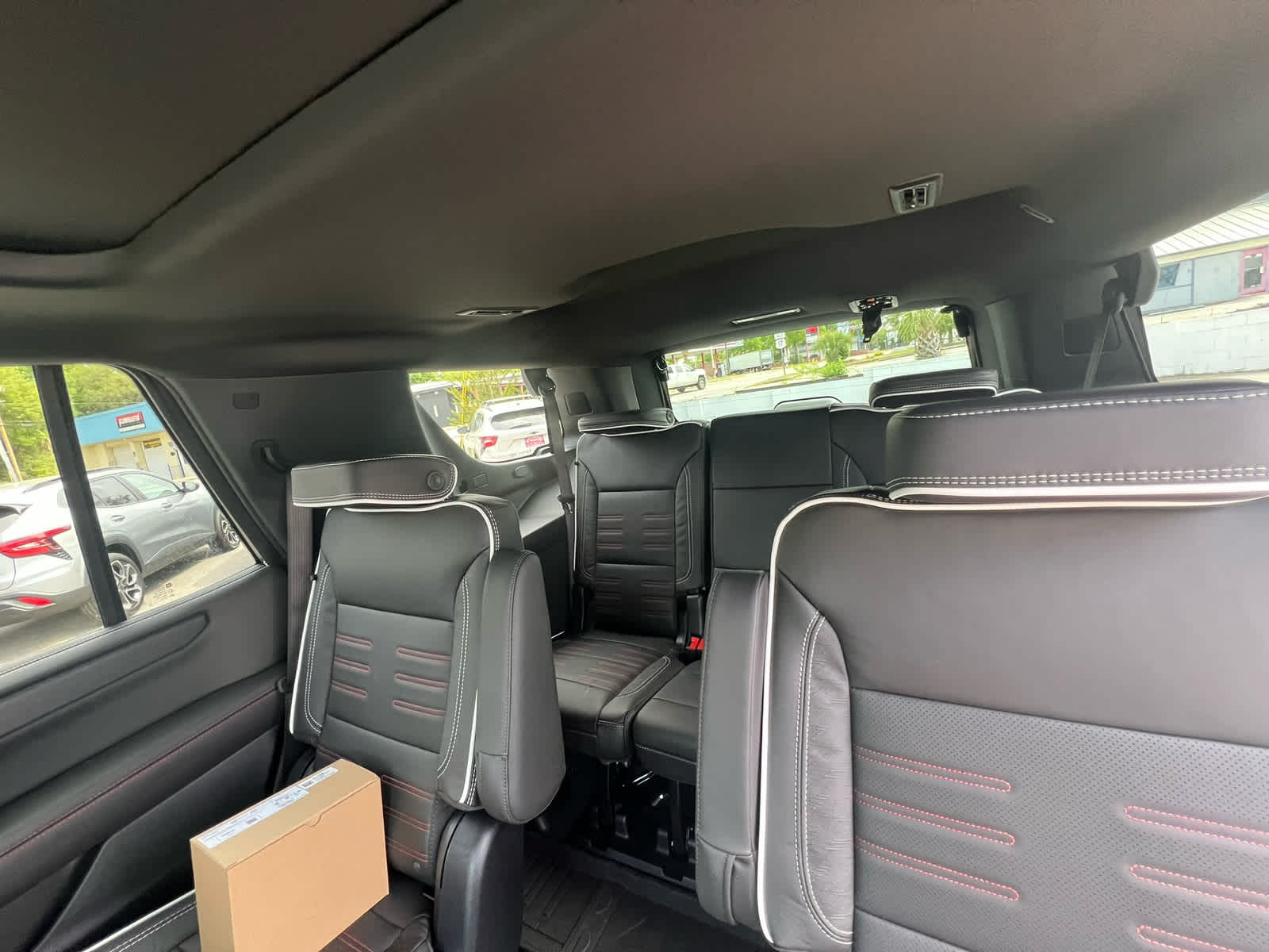 2026 GMC Yukon AT4 Ultimate - 8