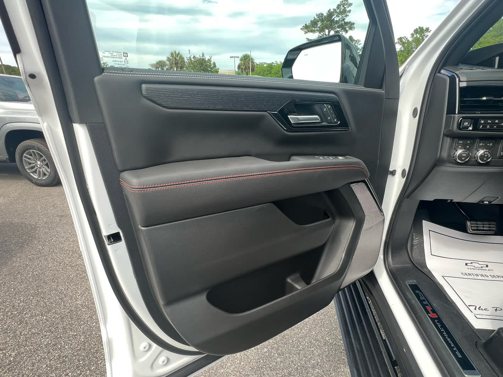 2026 GMC Yukon AT4 Ultimate - 9