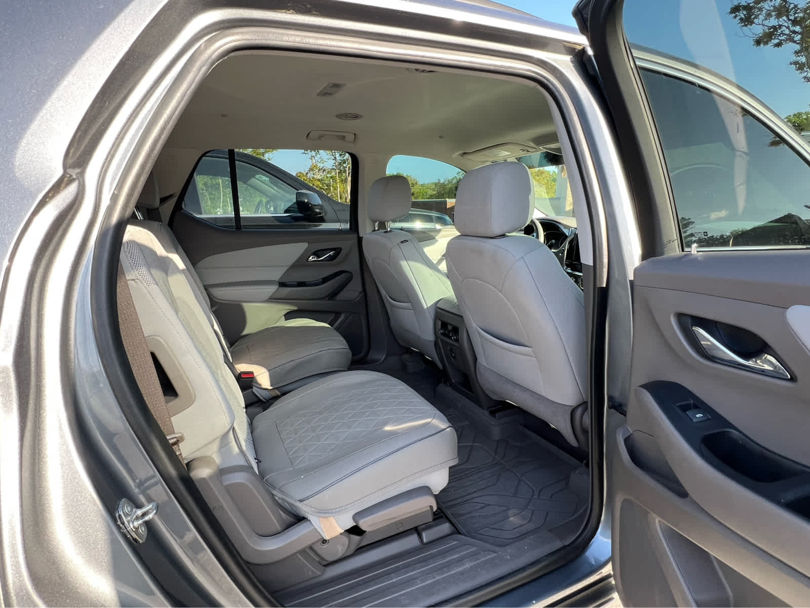 2021 Chevrolet Traverse LT Cloth - 2