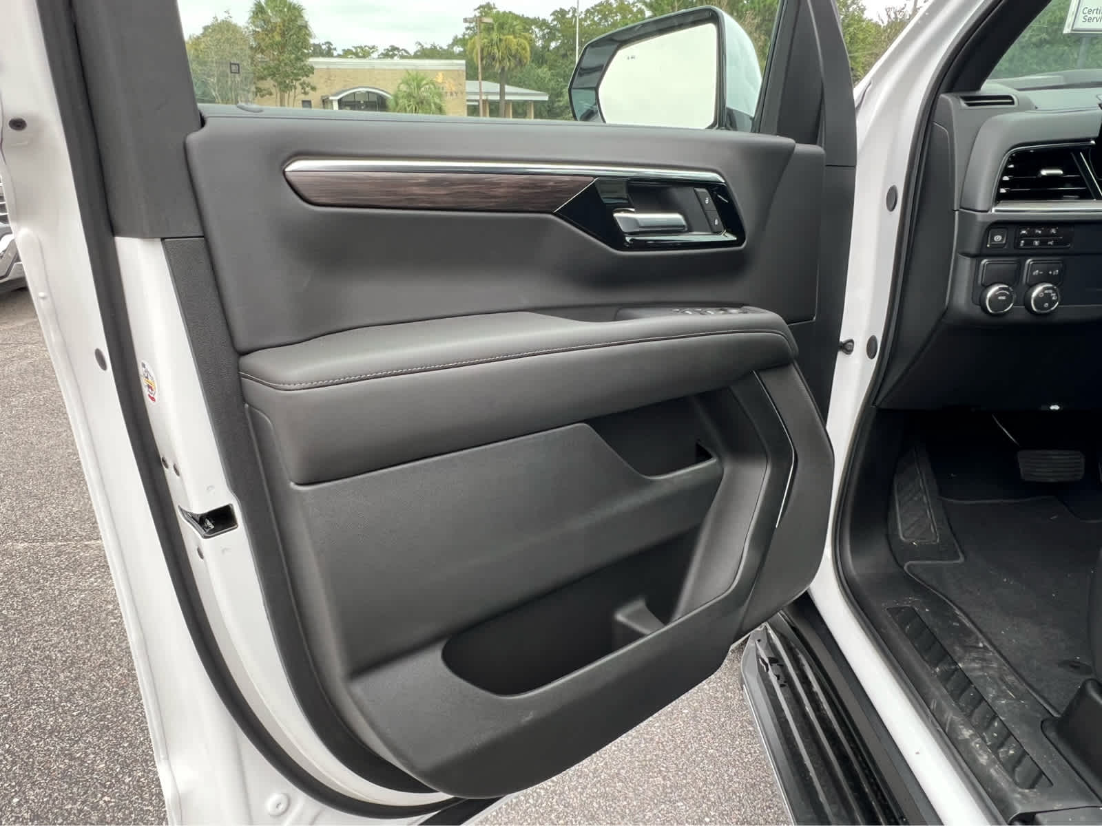 2025 Chevrolet Tahoe LS - 7