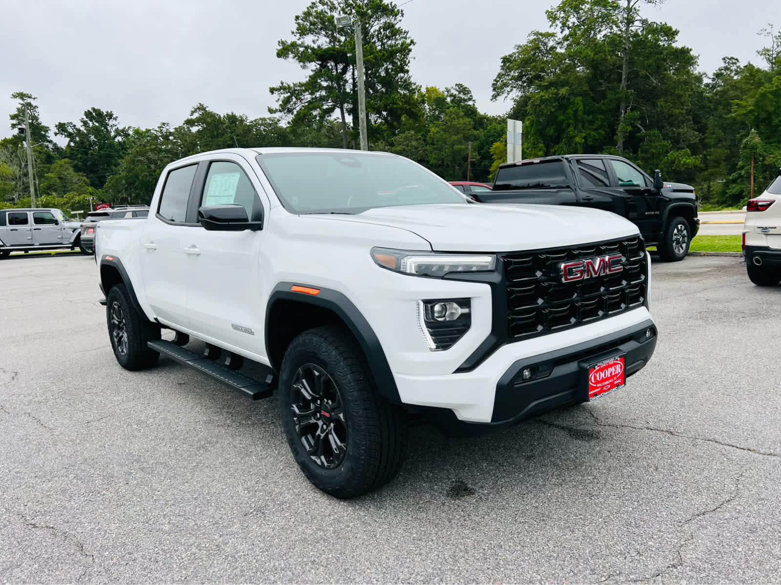 2025 GMC Canyon 4WD Elevation - 1